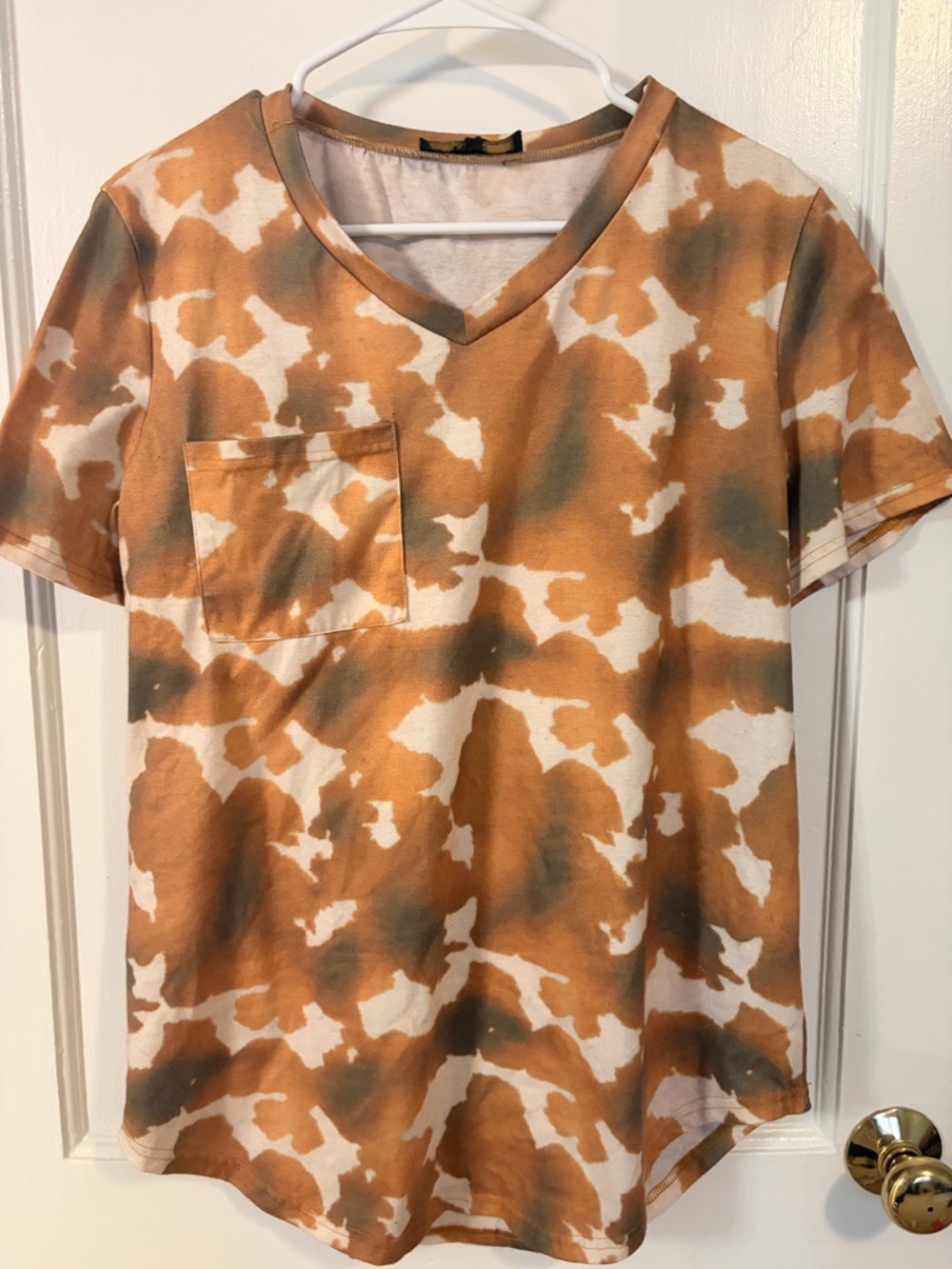 L&B Rust and Cream Tie-Dye V-Neck Tee with Pocket